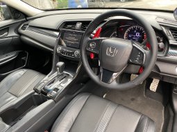 Honda Civic Sedan Turbo 7