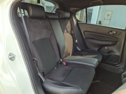 Honda City Hatchback New  City RS Hatchback CVT 2022 Putih Pajak Panjang 5