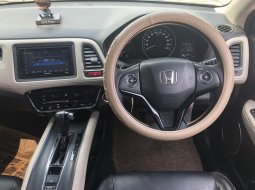 Honda HR-V 1.8L Prestige 2016, Silver, KM 53rba Siap Pakai 13