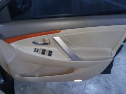 Toyota Camry 2.4 V Matic 2010 unit siap pakai 8