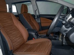 Toyota Kijang Innova V A/T Gasoline 2016 9