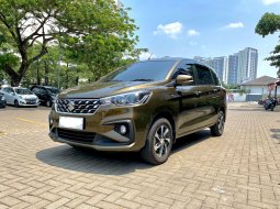 Suzuki Ertiga GX Hybrid AT Matic 2022 Coklat , Like New KM 7rb