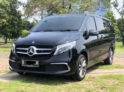 Mercedes-Benz V-Class V 260 2019 Hitam 6