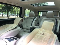 Mercedes-Benz V-Class V 260 2019 Hitam 9