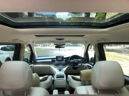 Mercedes-Benz V-Class V 260 2019 Hitam 8