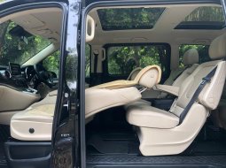 Mercedes-Benz V-Class V 260 2019 Hitam 7