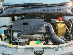 Suzuki SX4 X-Over 2010 tangan pertama 6