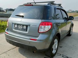 Suzuki SX4 X-Over 2010 tangan pertama 8