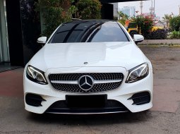 8rb Miles! Mercedes Benz E300 Coupe AMG Line  (C283) AT Polar White