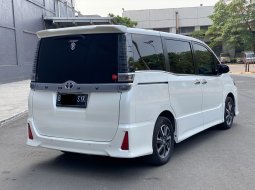 Toyota Voxy 2.0 A/T 2018 TERMURAH SIAP PAKAI 3