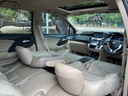 Honda Odyssey 2.4 2012 Abu-abu 10
