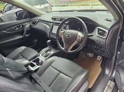 Nissan X-Trail 2.5 2018 Hitam 8