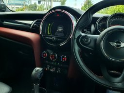 MINI 5 door Cooper S 2017 Hitam 18