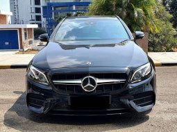 ( KM 19rb ) Mercedes Benz E250 Estate Station Wagon (S213) CBU Facelift AT 2018 Black On Black 1