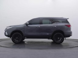 Toyota Fortuner 2.4 G AT 2016 SUV 3