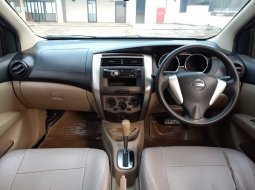 Nissan Grand Livina SV 2015 SUV 4