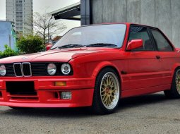 BMW 3 Series 318i 1989 merah 3