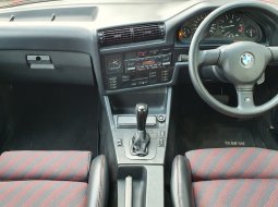 BMW 3 Series 318i 1989 merah 10