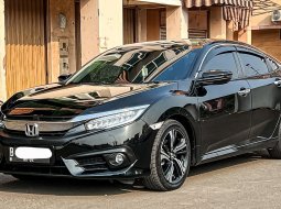 Honda Civic 1.5L Turbo 2018 es sedan hitam km38ribuan dp 66 jt saja cash kredit proses bisa dibantu 2