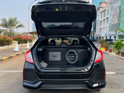 Honda civic hb e turbo hatchback 2018 hitam pajak panjang km52rban cash kredit proses bisa dibantu 9