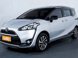 Toyota Sienta V MT 2018 3