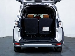 Toyota Sienta V MT 2018 8