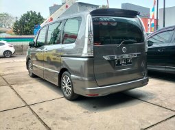 Nissan Serena Highway Star at 10