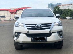 Toyota Fortuner 2.4 VRZ AT 2016 Putih
