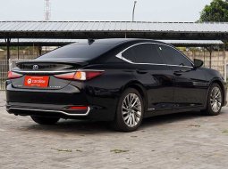 Lexus ES 300H 2.5 2018 Hitam Unit Berkualitas Bergaransi 3