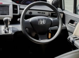 Honda Freed PSD 2012 Putih 10
