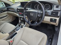 Honda Accord 2.4 VTi-L 2013 4