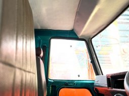 BU jual cepat 8 ban baru ganti Nissan tronton 6x2 Box 1995 bok 5