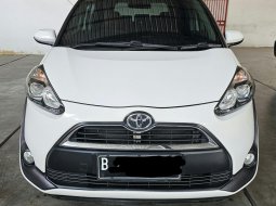 Toyota Sienta V AT ( Matic ) 2017 Putih Km Low 39rban Siap Pakai