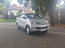 Daihatsu Xenia X STD 2012