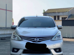 Nissan Grand Livina SV 0 SUV