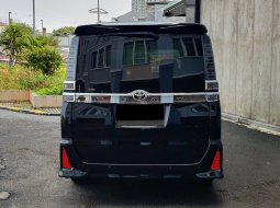 Toyota Voxy 2.0 A/T 2018 hitam km50rban sunroof cash kredit proses bisa dibantu 12