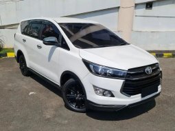 Promo Murah Bandung Toyota Kijang Innova V A/T Diesel 2019 Putih 2