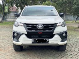 Toyota Fortuner VRZ TRD AT 2019 Putih 3