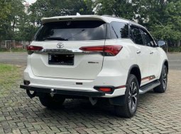 Toyota Fortuner VRZ TRD AT 2019 Putih 4