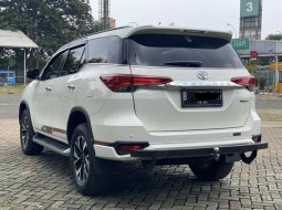 Toyota Fortuner VRZ TRD AT 2019 Putih 6