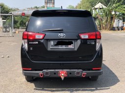 Toyota Kijang Innova V 2021 Hitam 3
