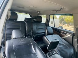 Toyota Kijang Innova V 2021 Hitam 6
