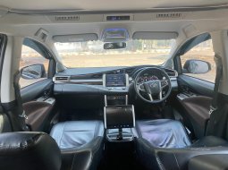Toyota Kijang Innova V 2021 Hitam 8