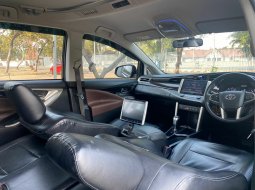 Toyota Kijang Innova V 2021 Hitam 9