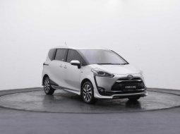 Toyota Sienta Q 2018 1