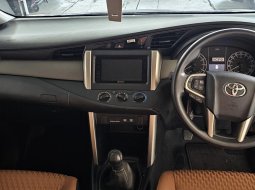 Toyota Innova 2.0 G M/T ( Manual ) 2019 Silver Km Antik 17rban Mulus Tangan 1 4