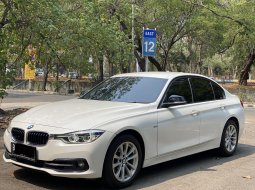 BMW 3 Series 320i 2016 Putih