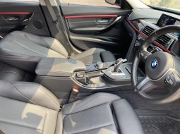 BMW 3 Series 320i 2016 Putih 10