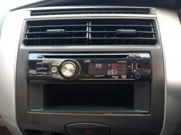 Nissan Grand Livina SV 2015 6
