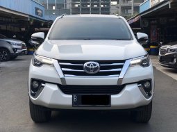 TOYOTA FORTUNER VRZ AT PUTIH 2016